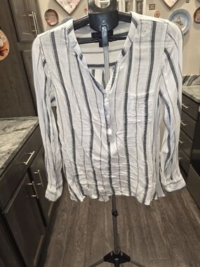 Gloria Vanderbilt White and Black Vertical Stripe Henley Blouse